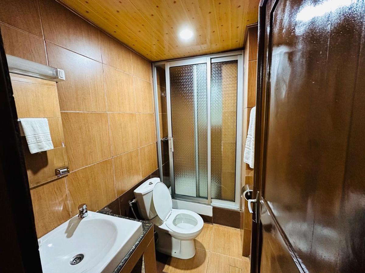 Yaahot Hotel Yaounde Bagian luar foto