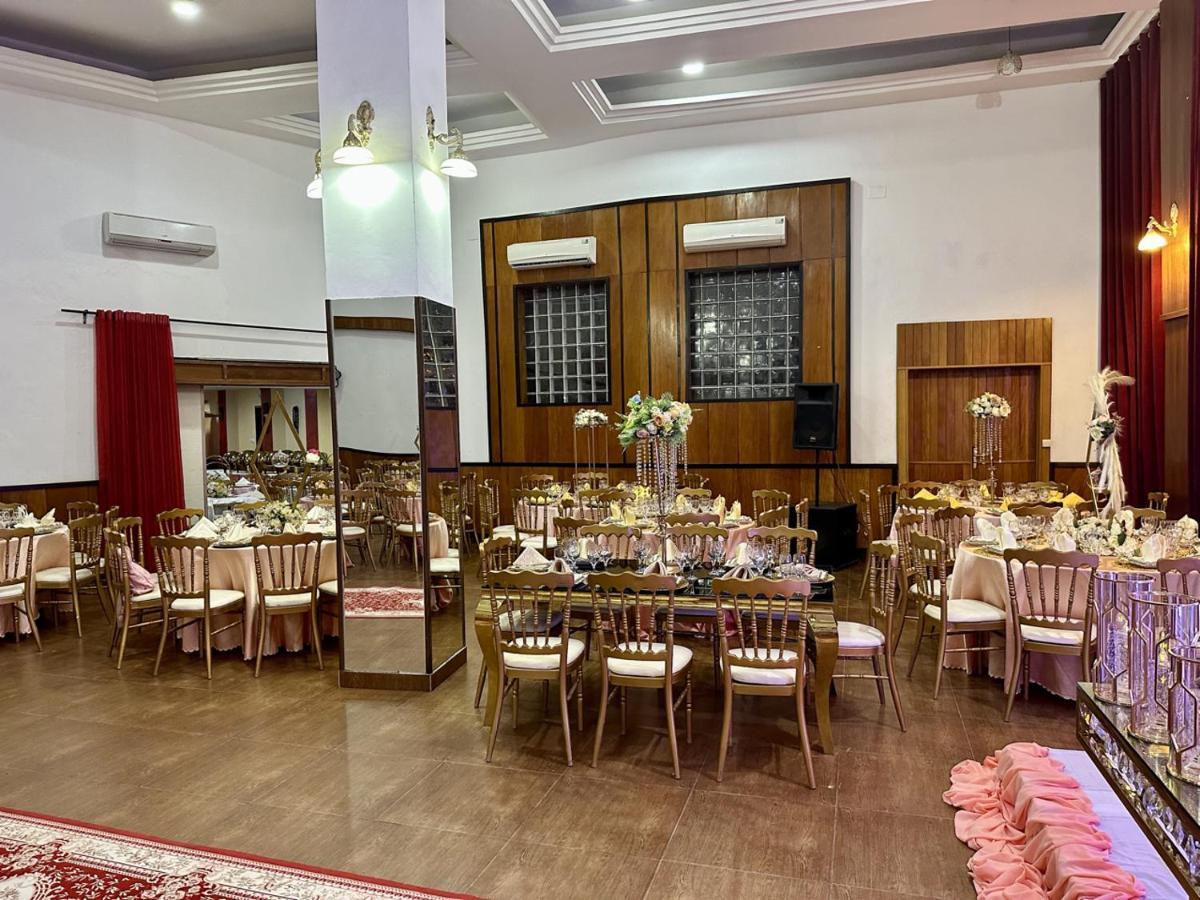 Yaahot Hotel Yaounde Bagian luar foto
