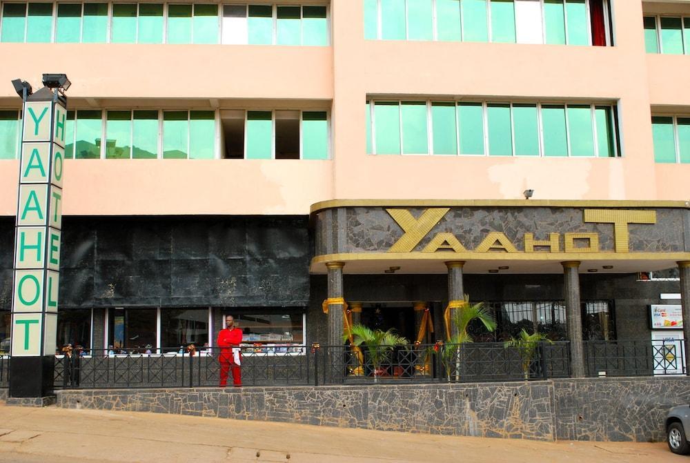 Yaahot Hotel Yaounde Bagian luar foto