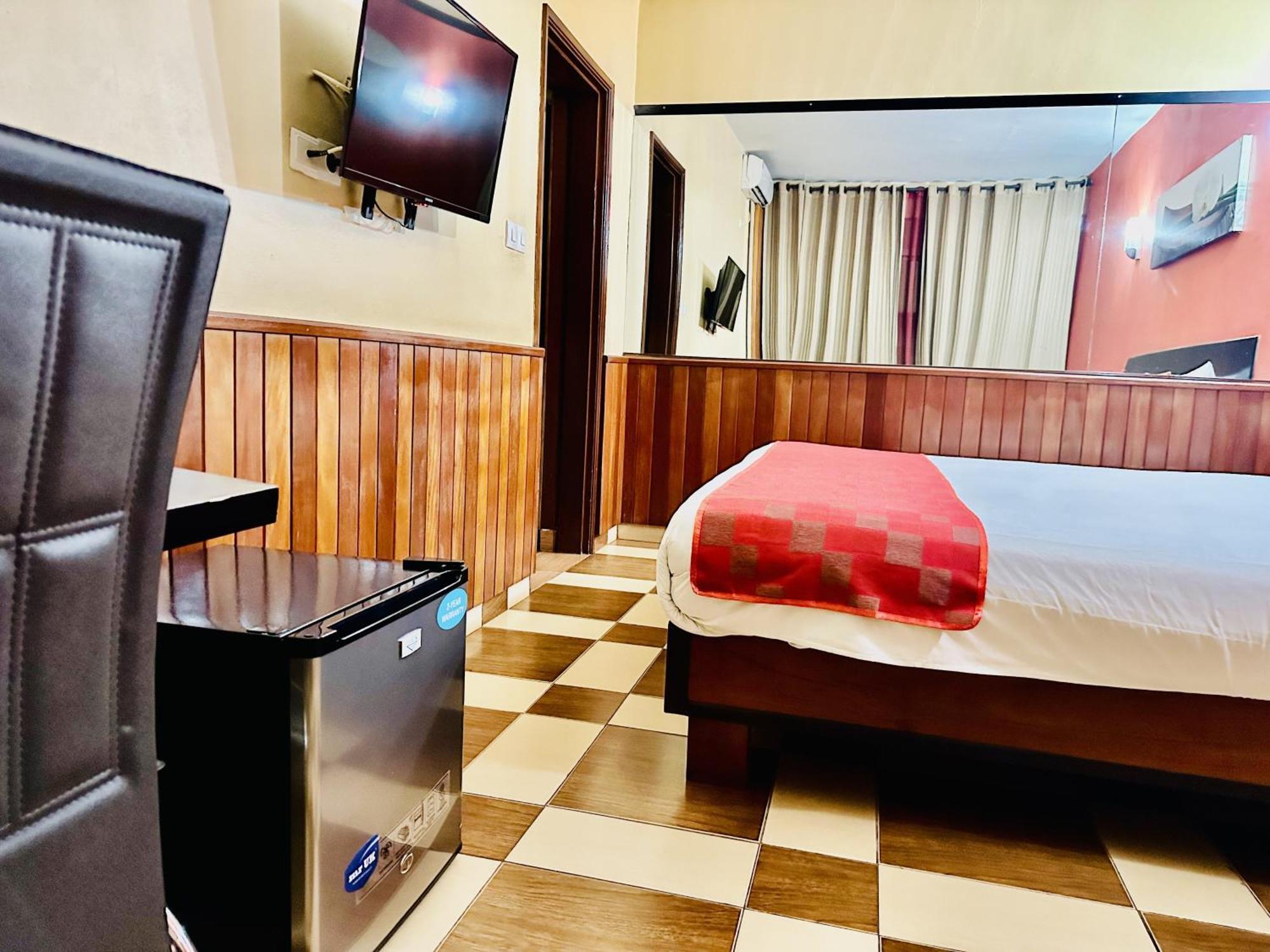 Yaahot Hotel Yaounde Bagian luar foto