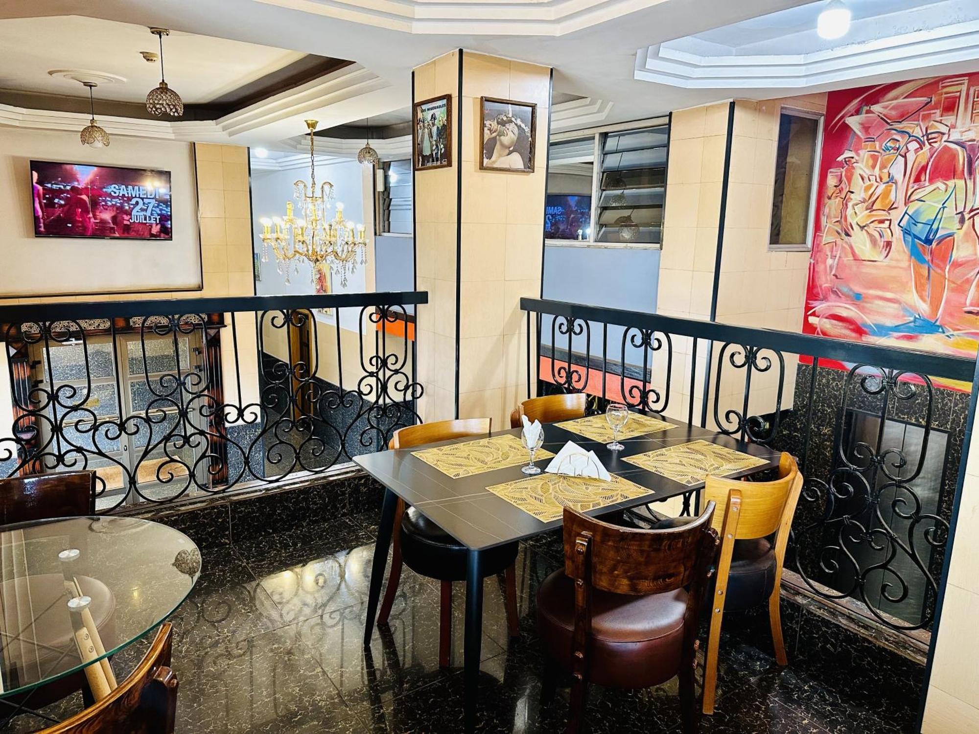 Yaahot Hotel Yaounde Bagian luar foto