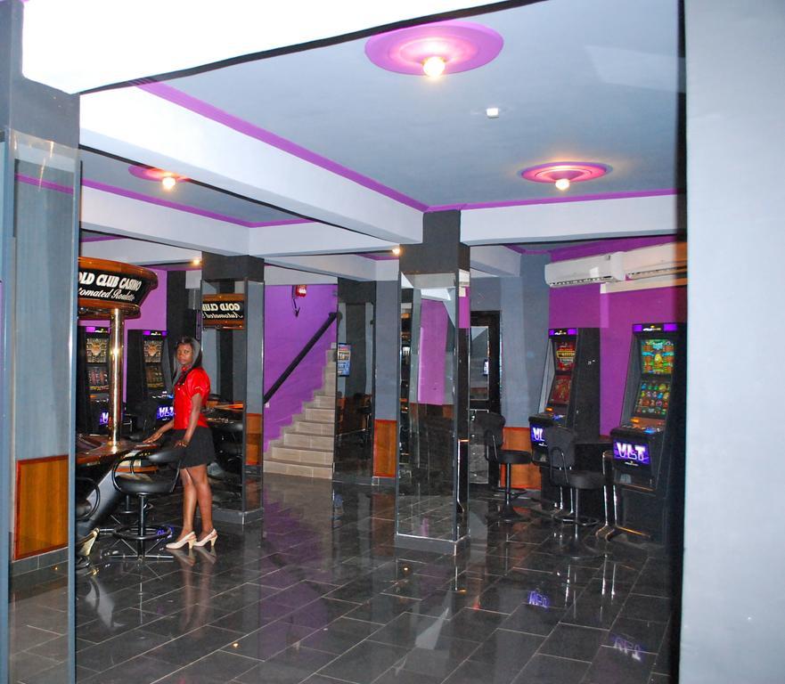 Yaahot Hotel Yaounde Bagian luar foto